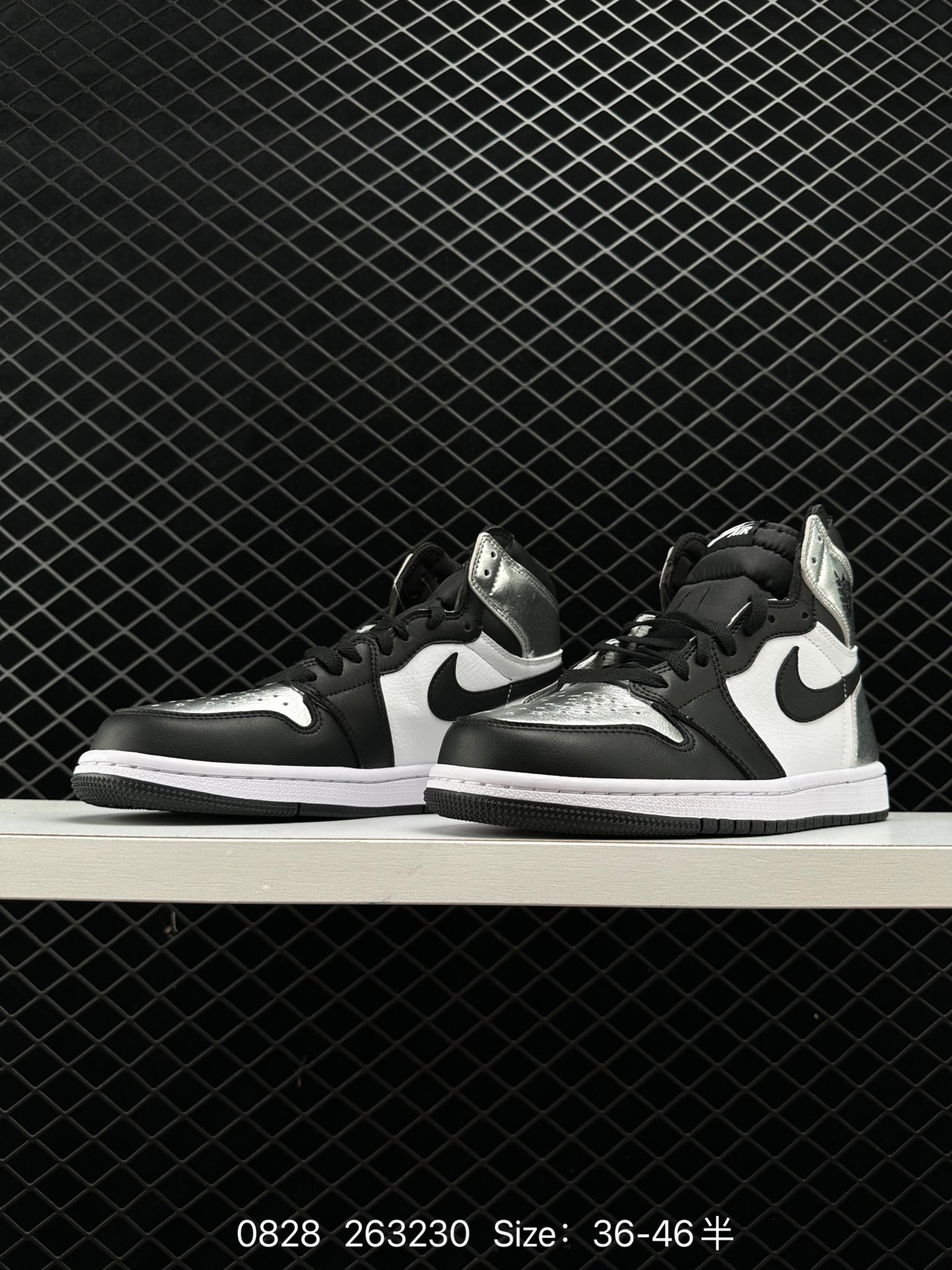 Nike Air Jordan 1 Retro High OG”Black/White“